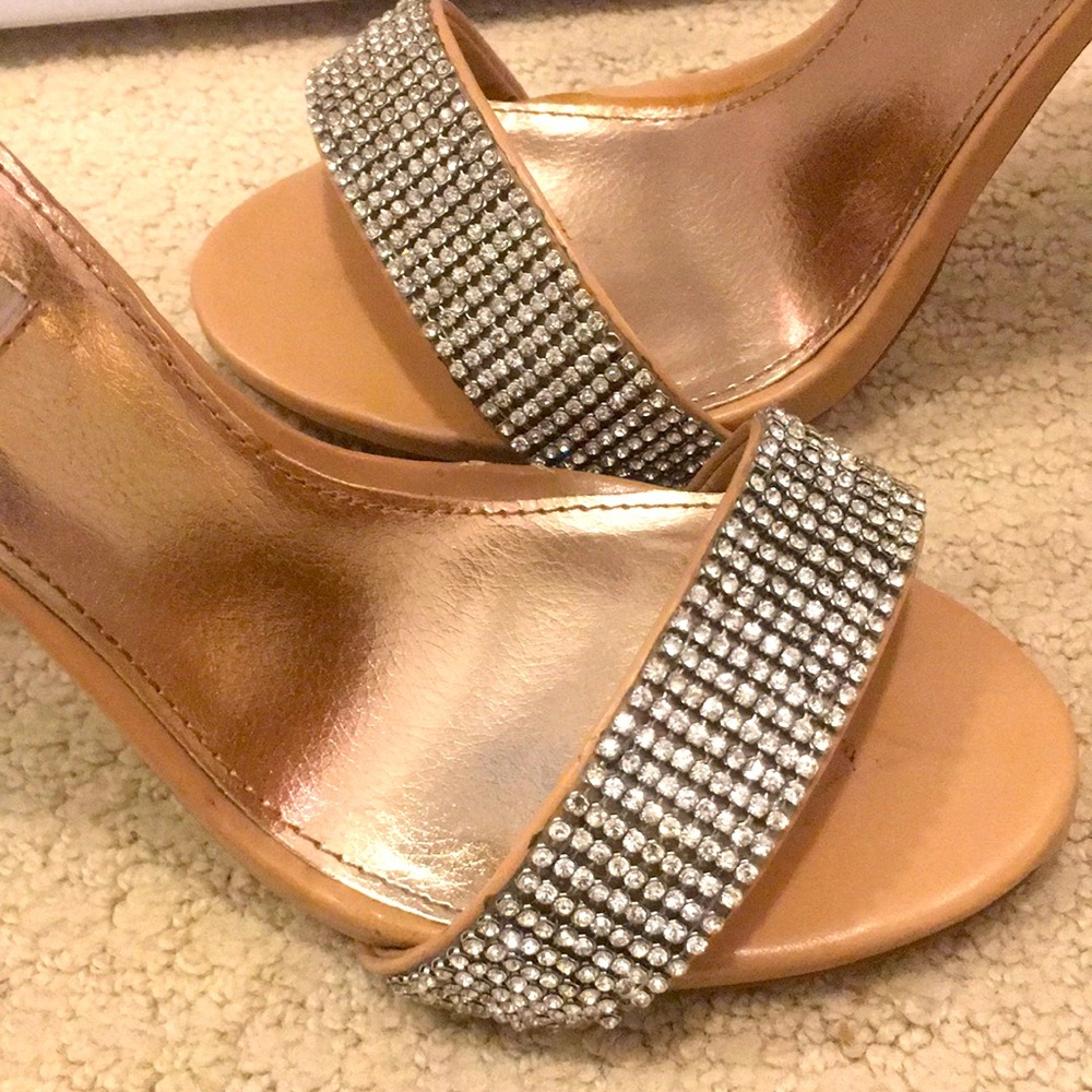 Host Pick: Steve Madden Marlen-R Rhinestone Ankle Strap Gold Stiletto 7.5 B - Picture 4 of 12
